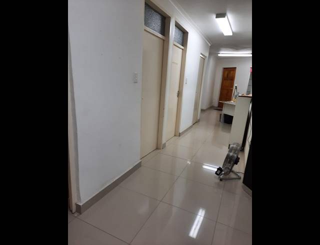 RETAIL PROPERTY TO RENT IN MALVERN